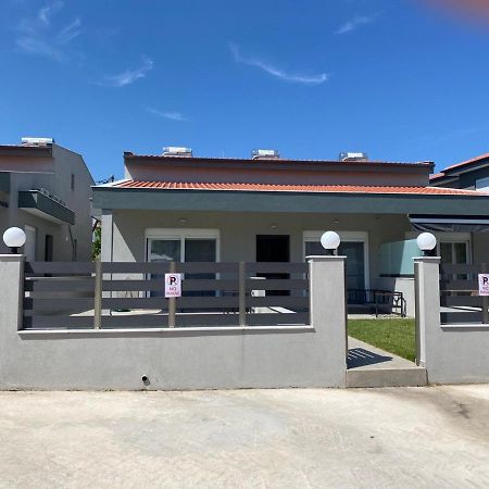 Lili Houses In Nikiti 350M From The Beach Exterior photo
