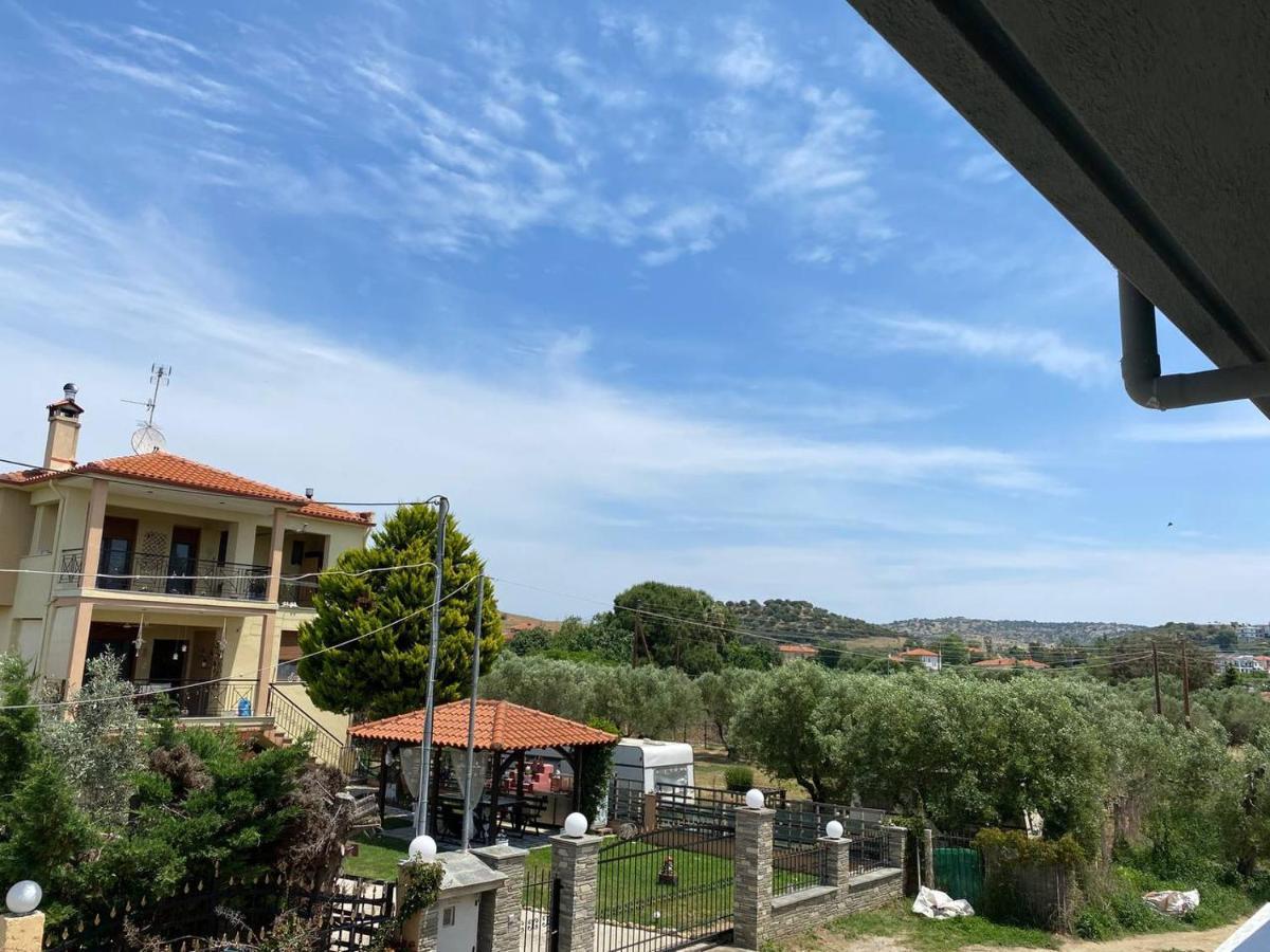 Lili Houses In Nikiti 350M From The Beach Exterior photo